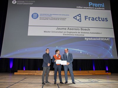 Fractus premia al millor expedient del Màster Universitari en Enginyeria de Sistemes Automàtics i Electrònica Industrial de l’ESEIAAT